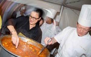 OzHarvest feeds the masses at Martin Place to raise awareness of food security